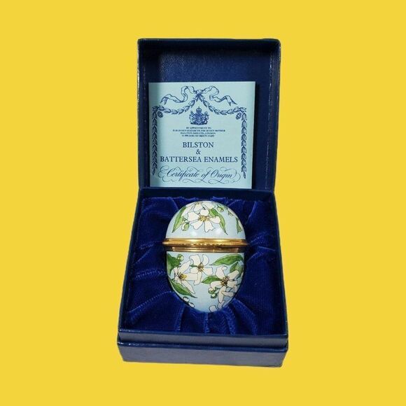 HALCYON DAYS OVAL HINGED ENAMEL BOX 